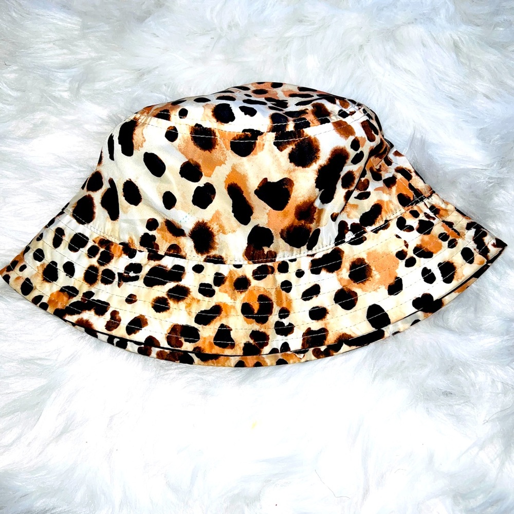 Cheetah Bucket Hat x HM